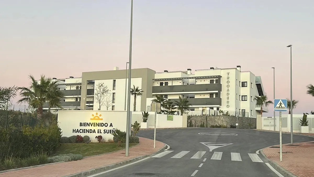 8f6c66fd-7597-4c32-845f-8ca065d0fe19