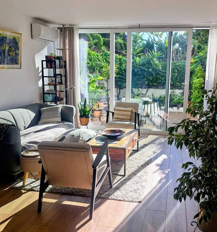 eb9bced7-402b-4e06-93d2-9d520e379d8f