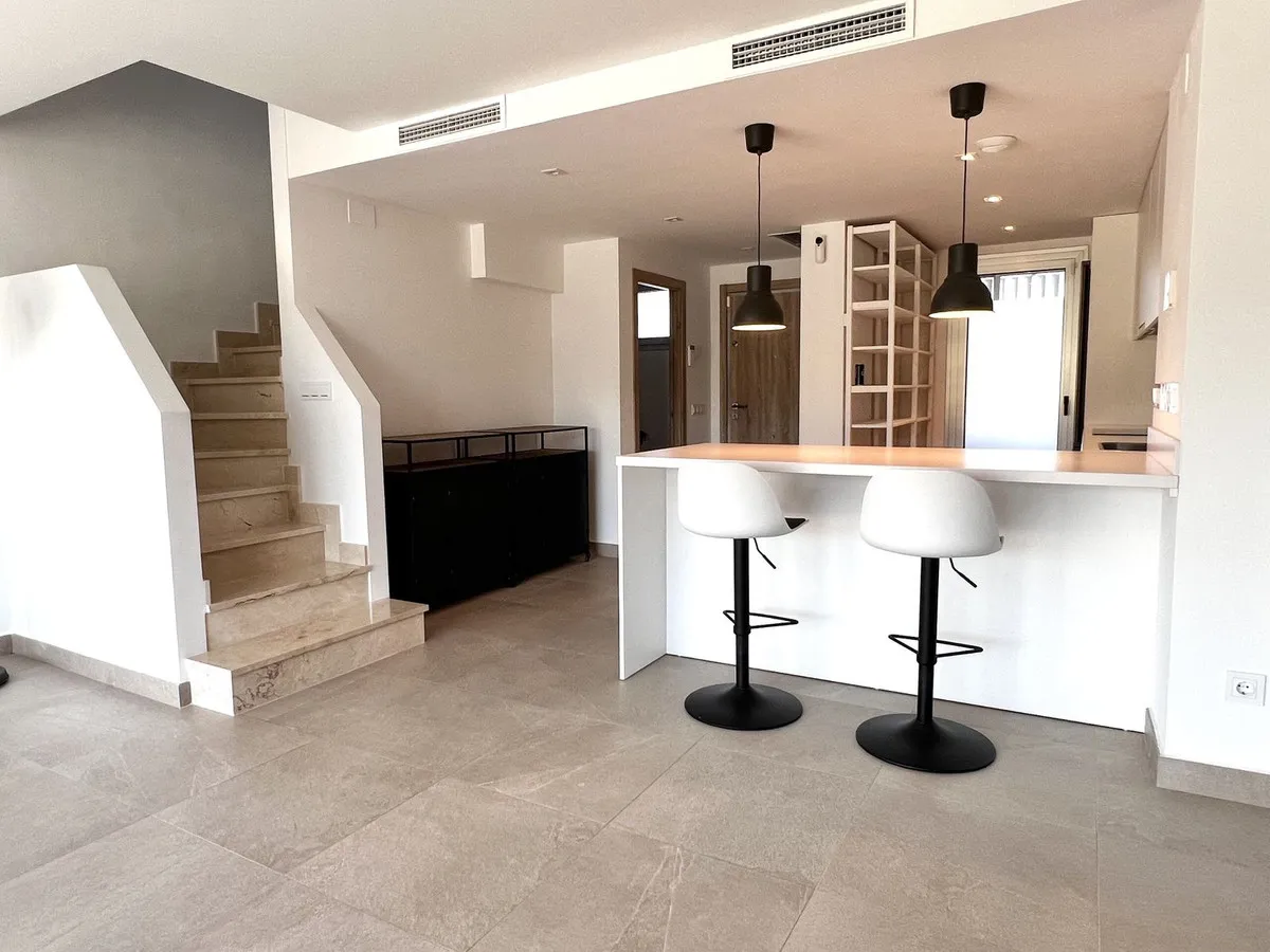 00e4c6ae-64f5-4646-9d11-e3b0878ac35a