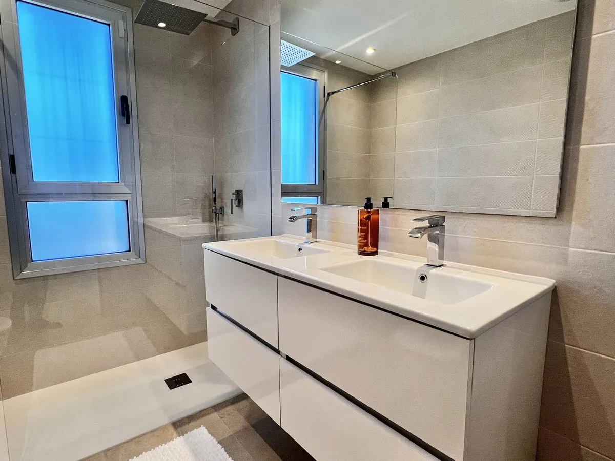 0813b354-a4a5-46e6-96be-77a71135be89