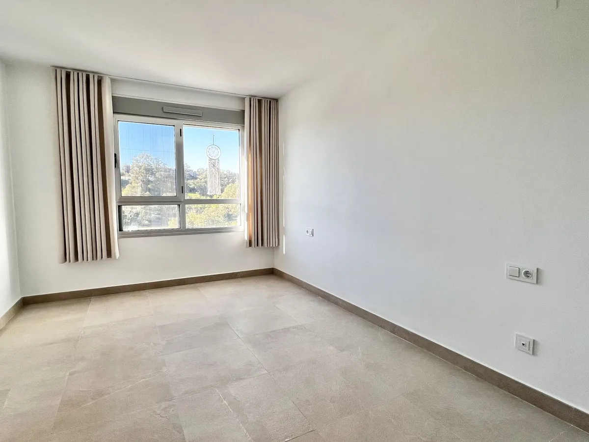 2e04a09e-6e48-4c0e-88a4-6b821028c407