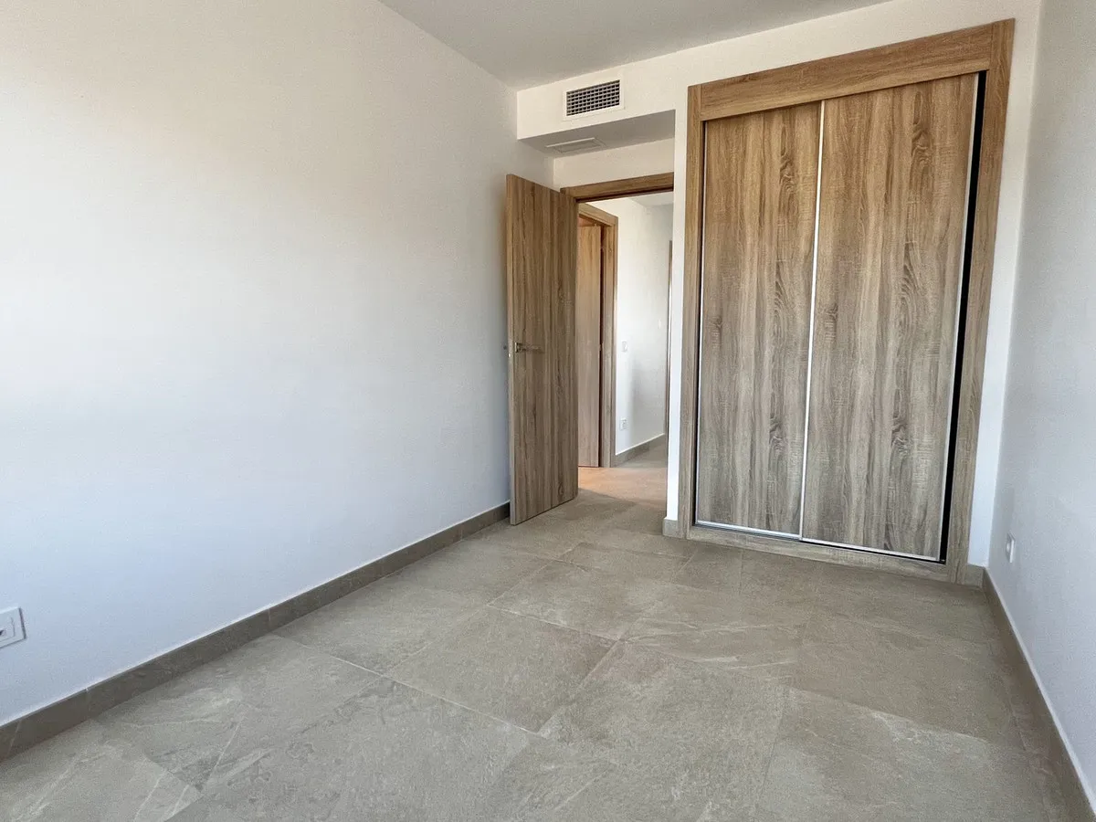 2f6aa33f-3305-404f-8d86-a302c1f8c391