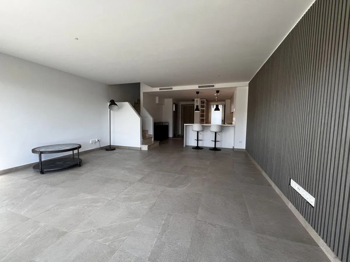 c4b97fc4-9cb4-4864-80b9-4931379cd0de