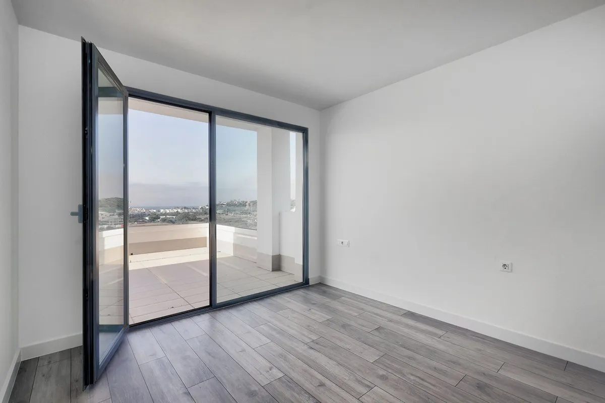 6967b834-05b8-40f9-9329-428518bb5515