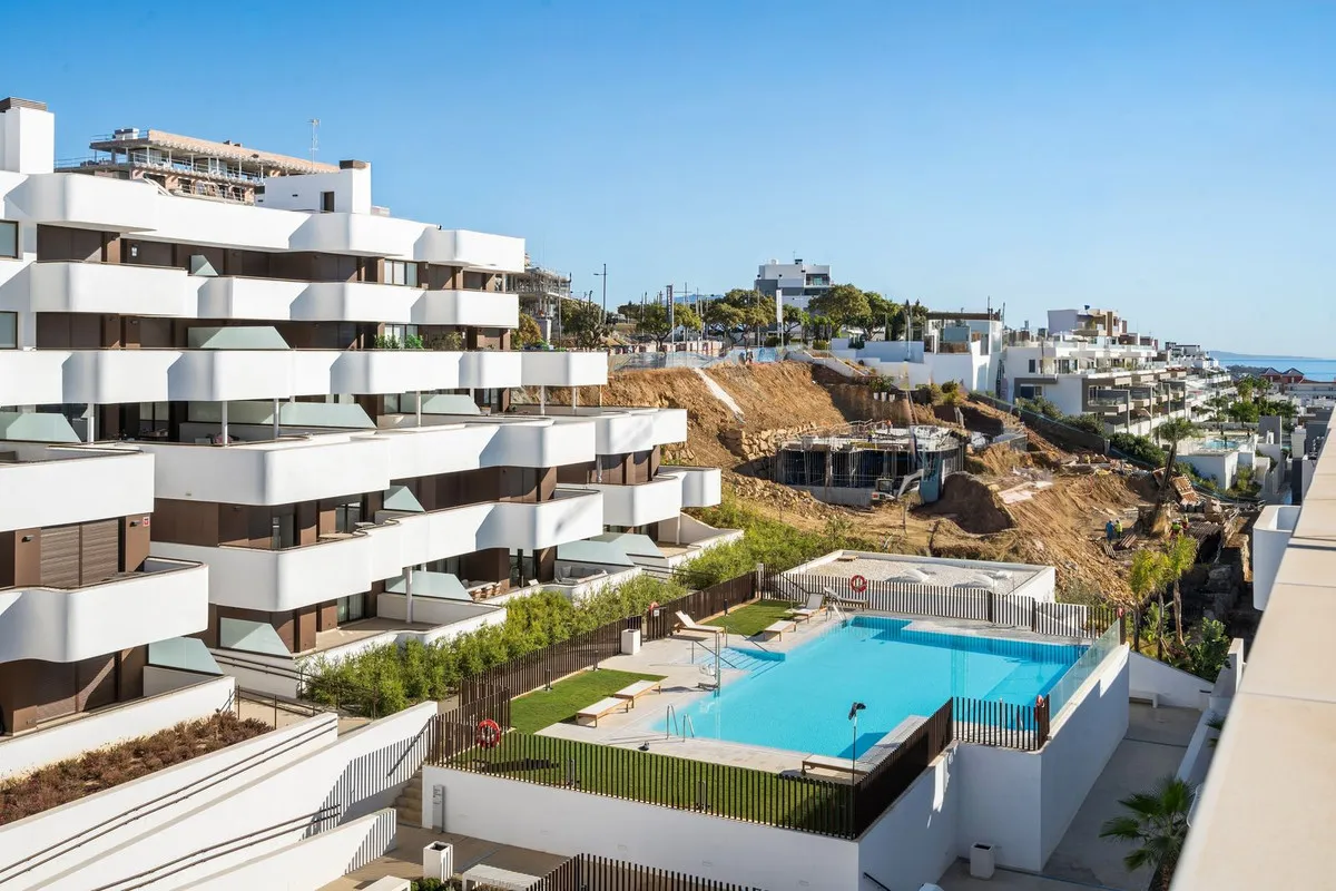Luxurious Seafront Corner Penthouse in Estepona
