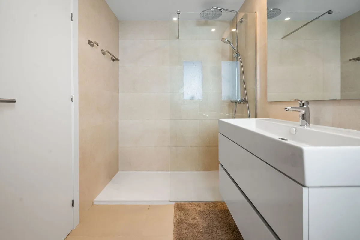 97d102cb-8ece-44ed-804c-f9163813cd41