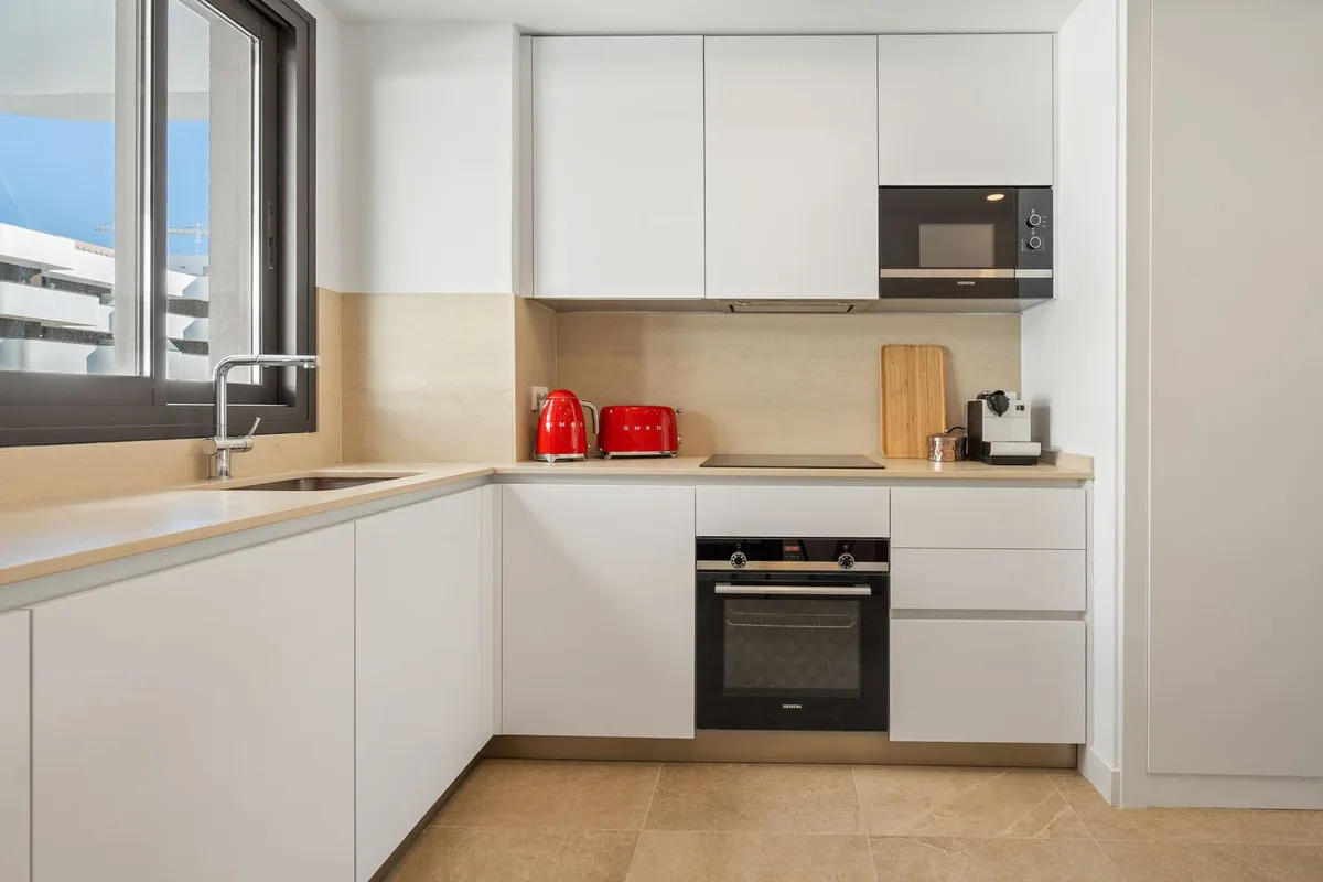 9c6555b3-6238-4e53-9b4e-b7287f9909af