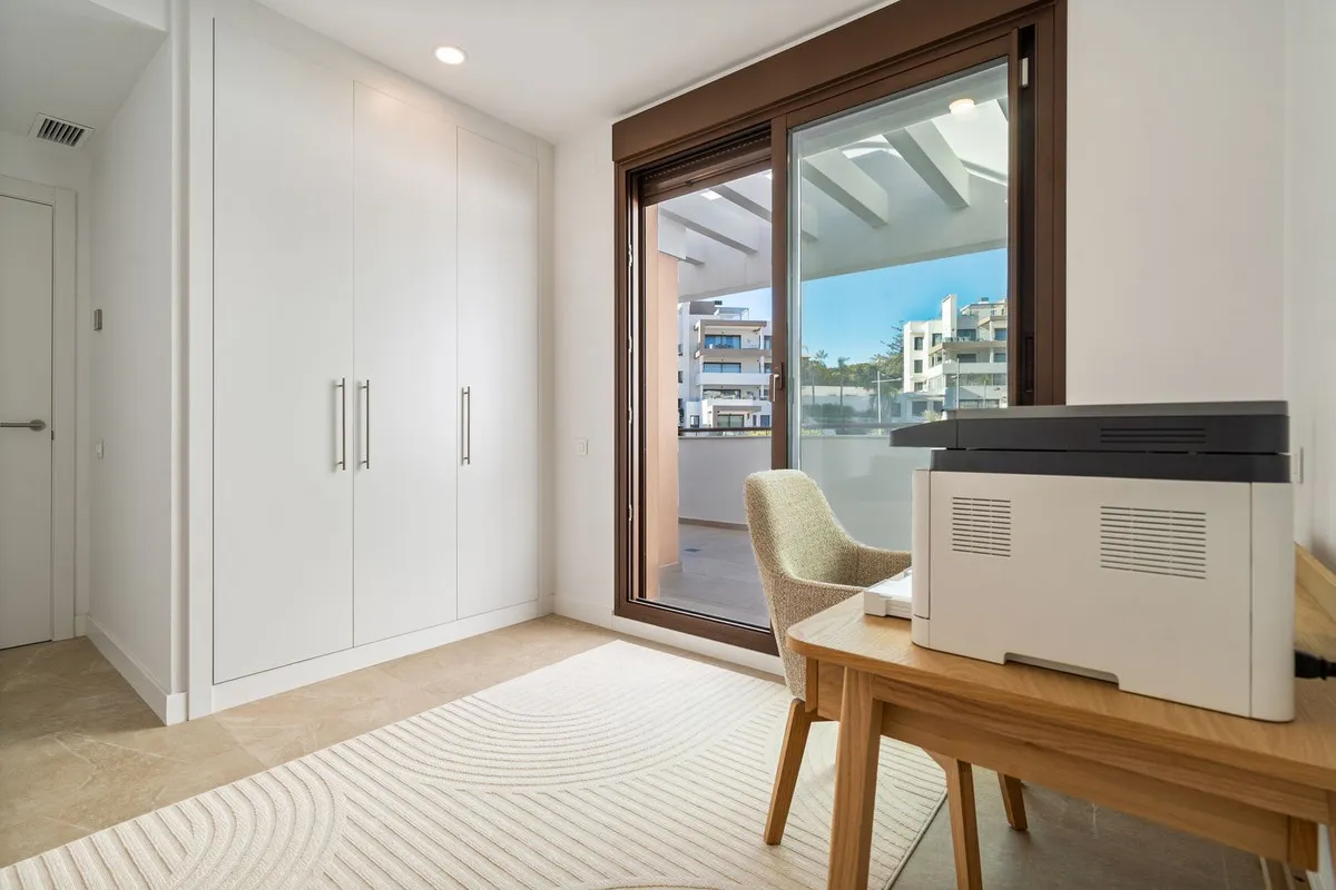 fb4087b7-b178-4ac9-b5a1-8f15d3607a6a