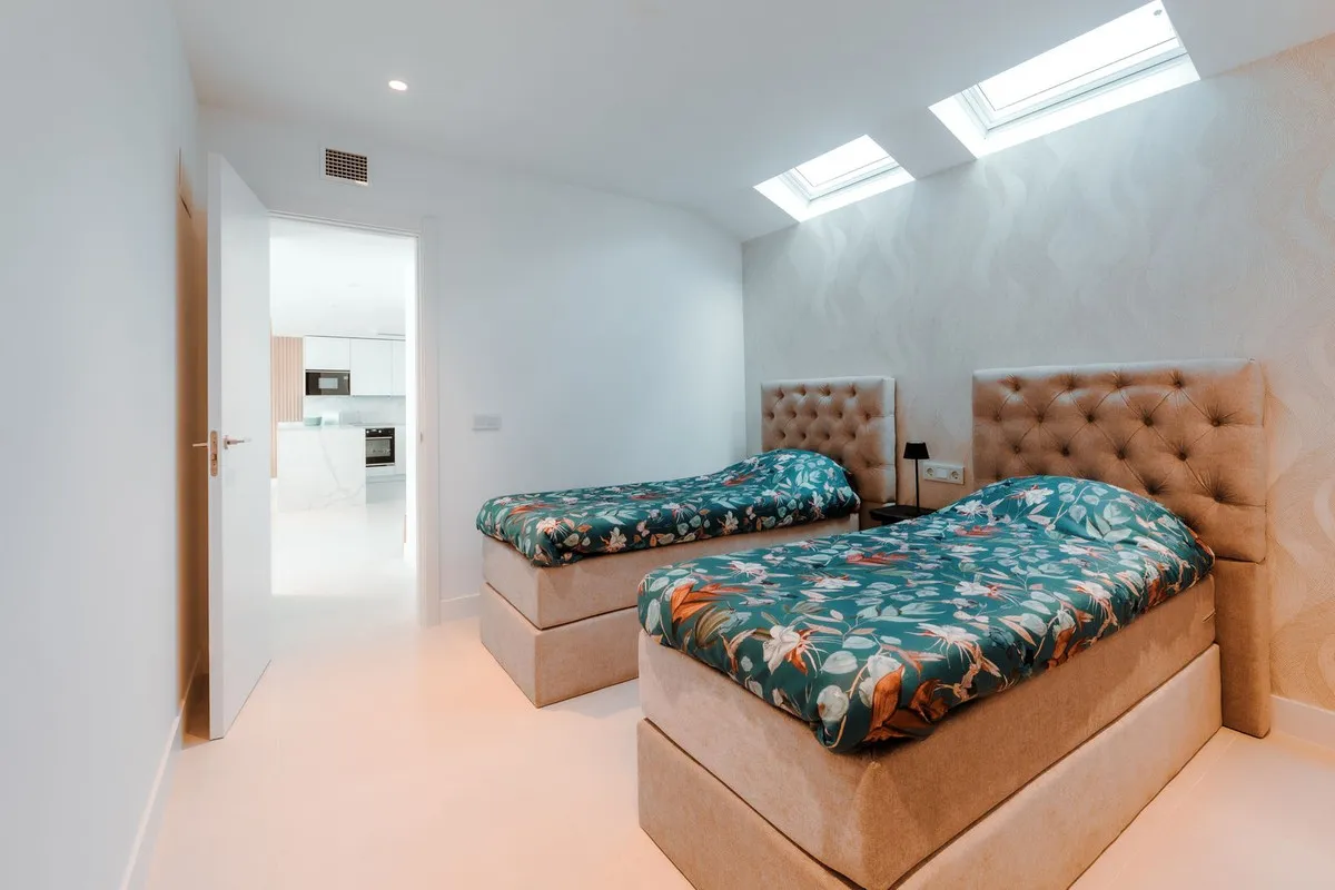 30c565c7-712b-4378-8515-97a95c71c245