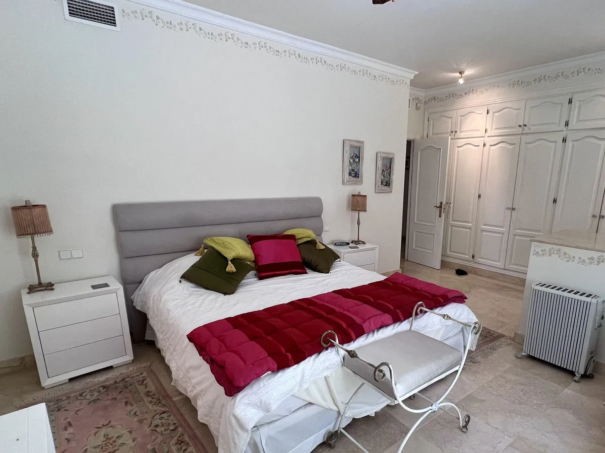 c6653e86-483b-4266-98f9-0610b60657a2