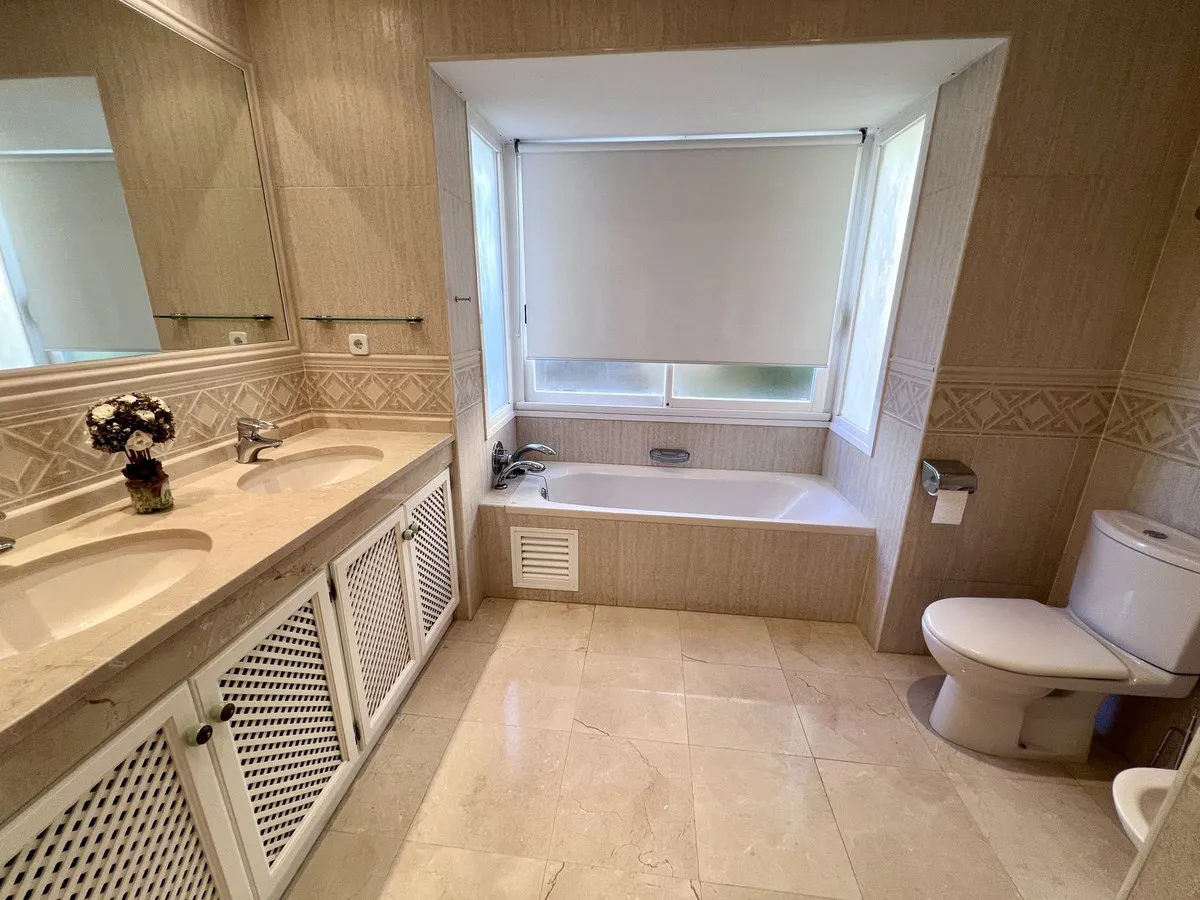 f9844725-a10b-47ce-91ab-156a4a1aba73