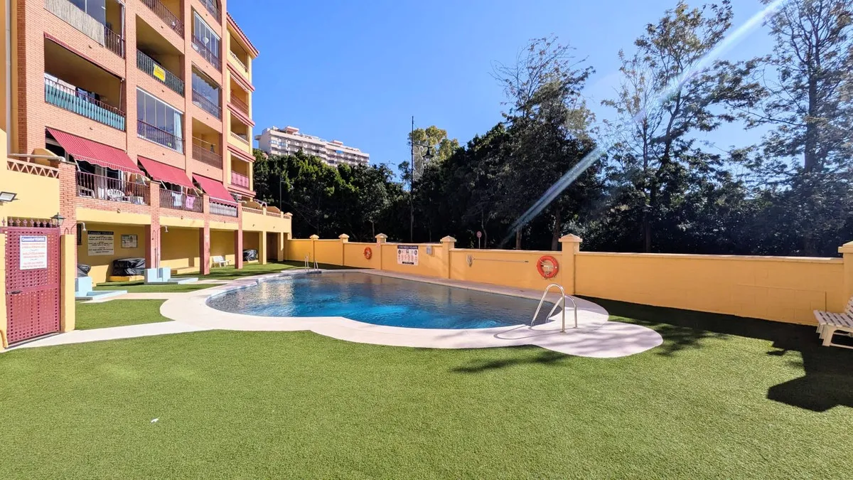 858e8398-b44b-49fb-8282-47a8a3263e66