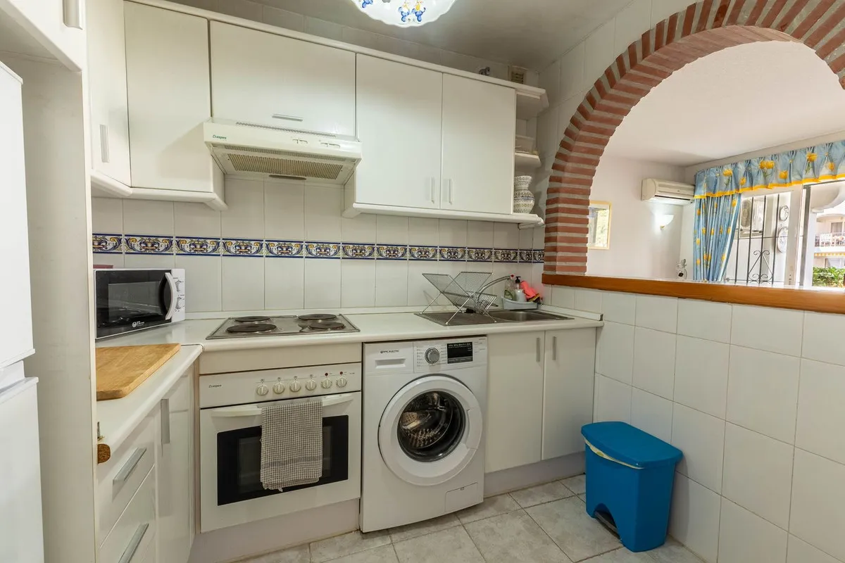 cf8ff6a7-4181-4f95-aa3a-99dc2e84c289