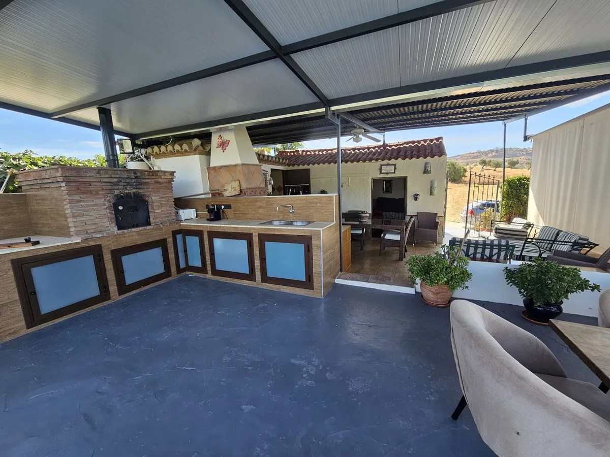 203e6a73-dfca-4d8e-9d41-64a00ee179c6