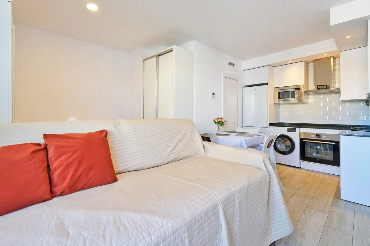 9c63d8b4-bae4-46bf-9575-2855697a3b30