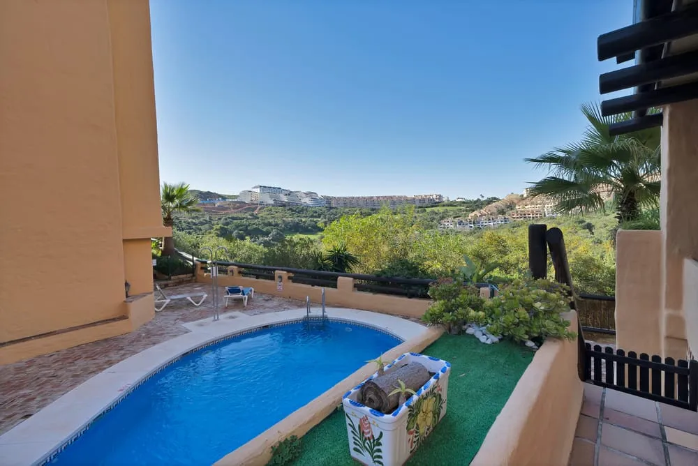 Elegant Ground Floor Apartment in Coto Real, Manilva