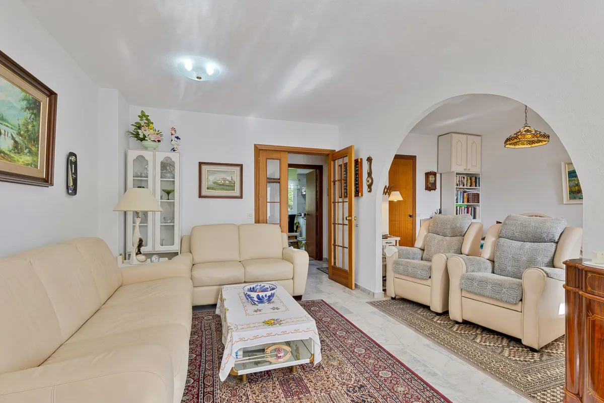 1efdbc6e-cf74-4b55-a746-52e6264229fe