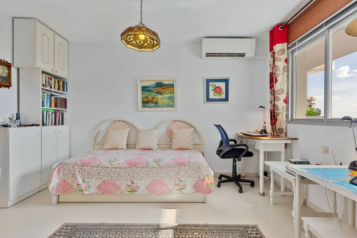 3c3a641e-6ac5-4baf-a8d5-7bad57e3215d