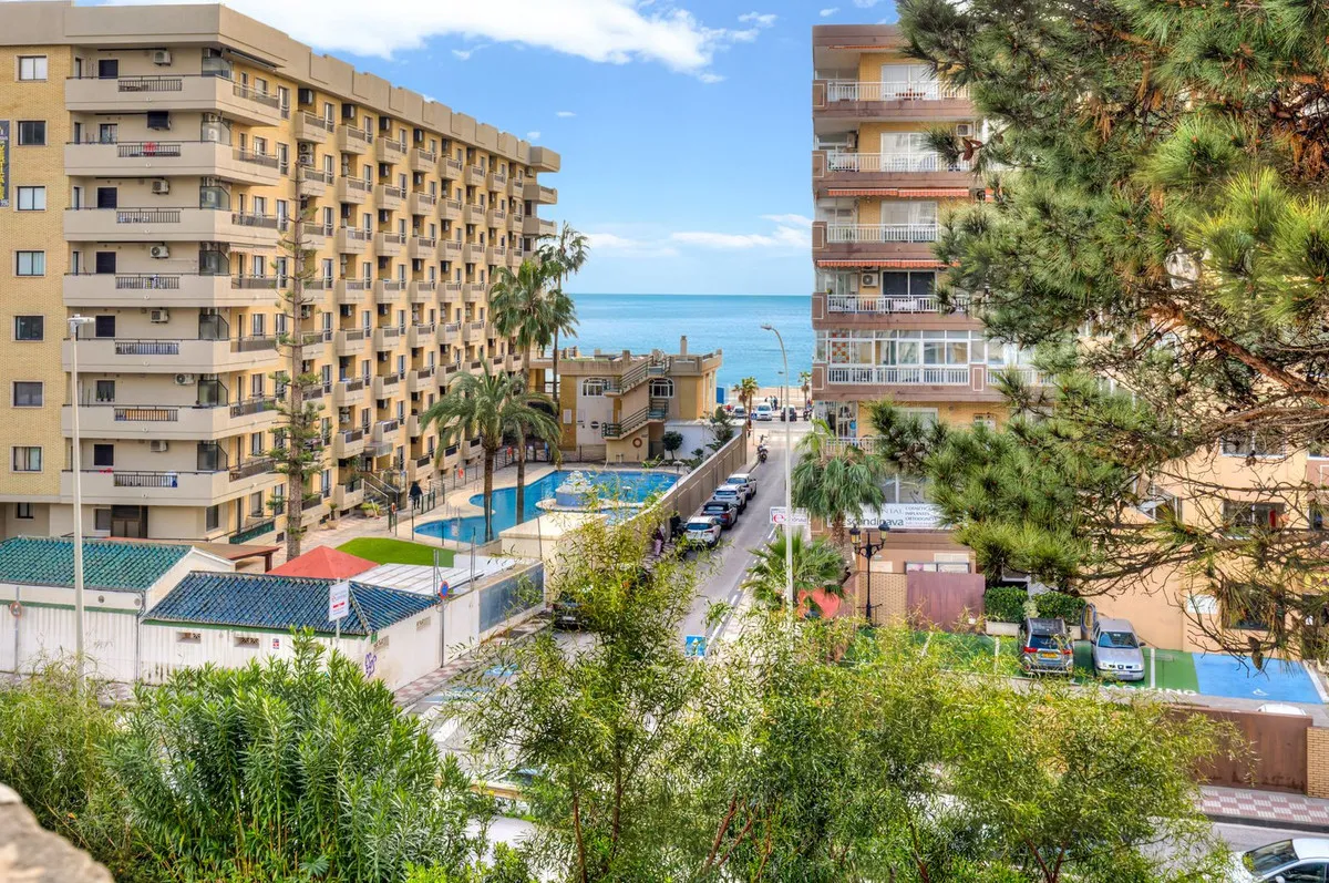 cf36cd09-5766-46ee-8095-7f9d291b5b6d