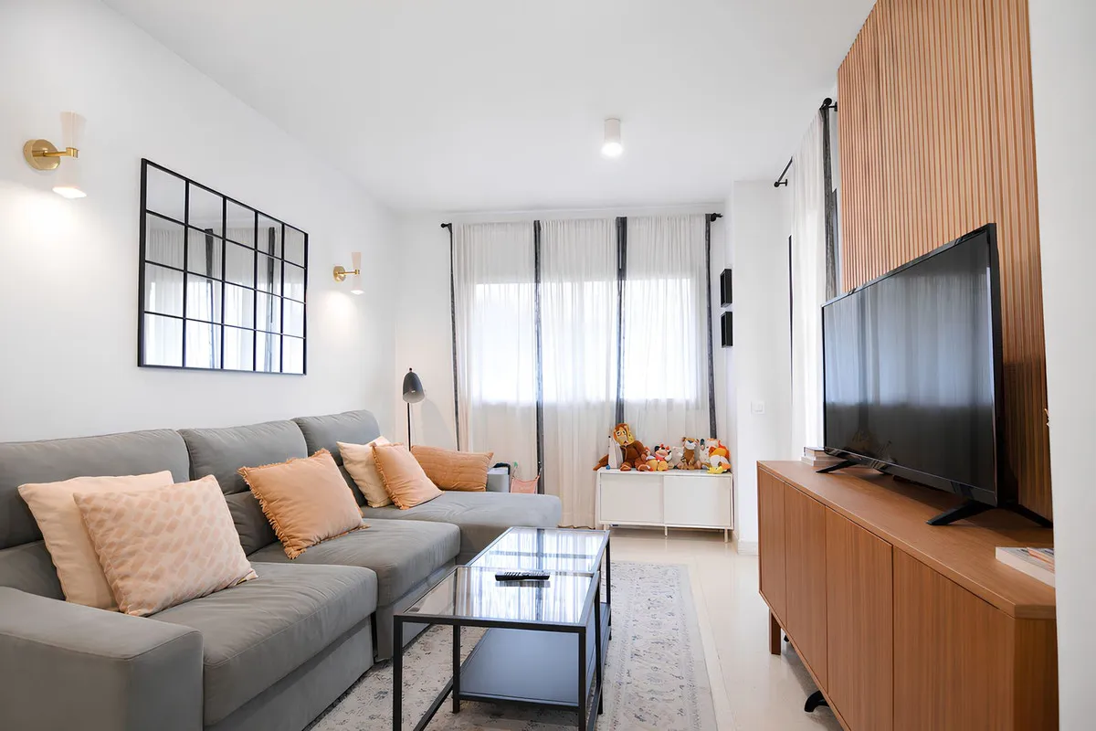 17646955-7e3c-422d-9f7e-3232b173c378