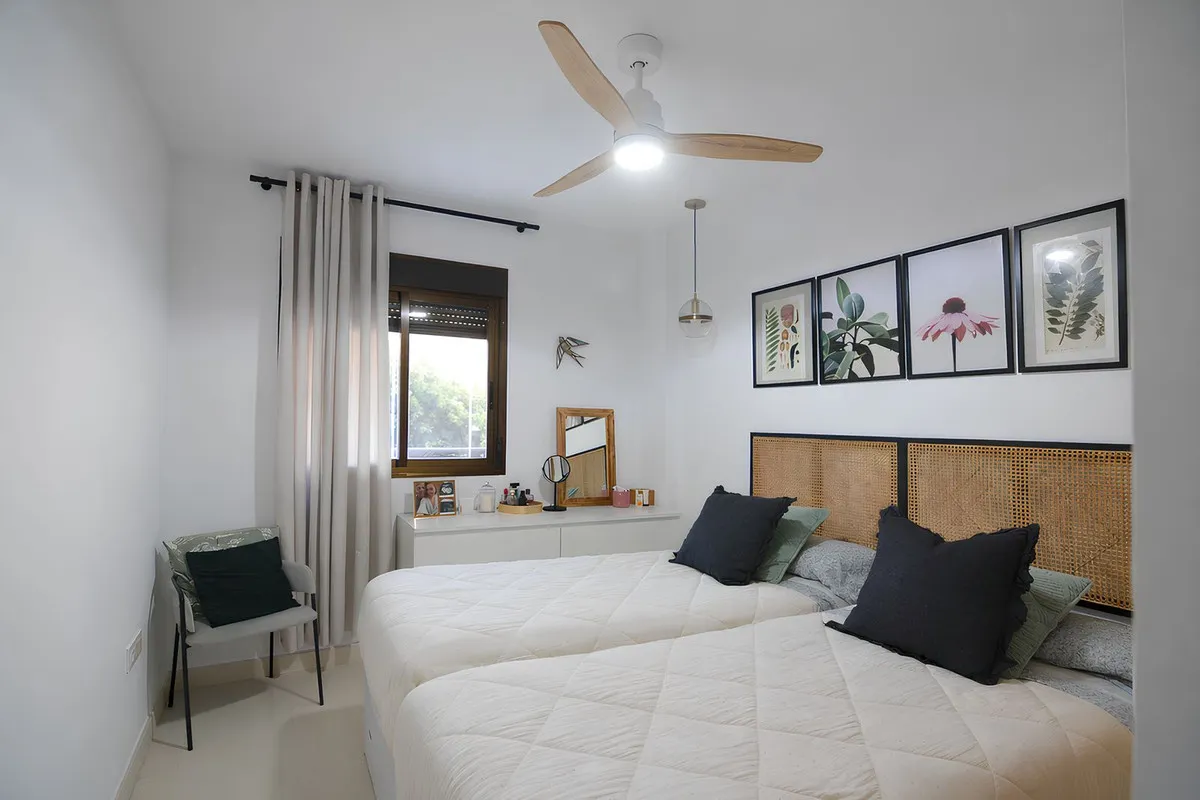 cbd84b93-9e59-40d3-bb20-a370df13e17c