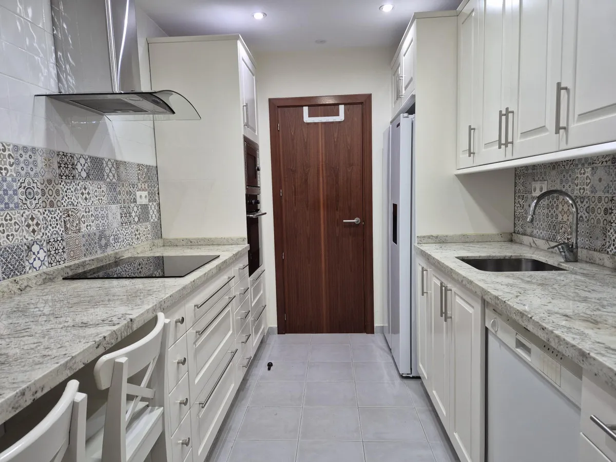 afa35d9c-09af-4a78-aa85-6d18625ca900