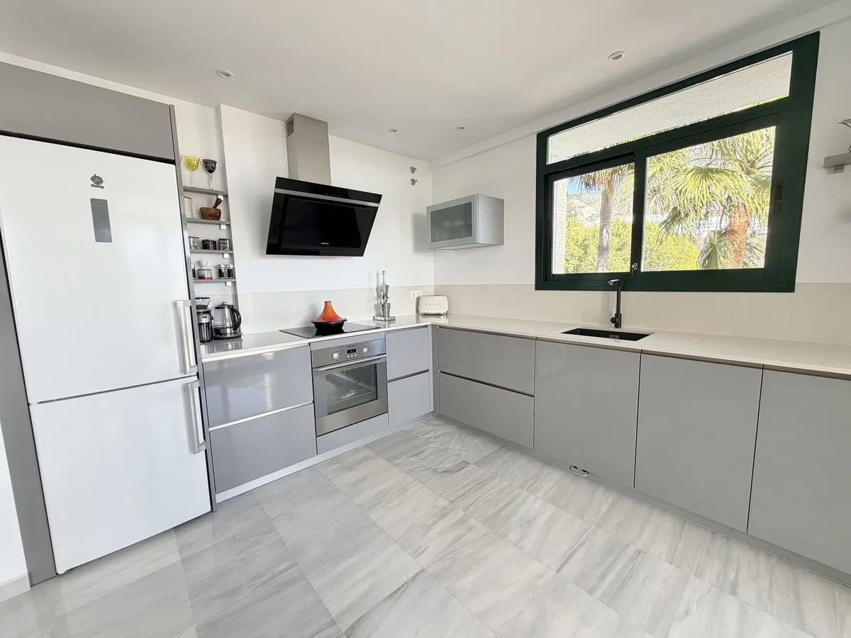 1ea619a2-ca31-4416-9dfb-3ddb21a7a73a