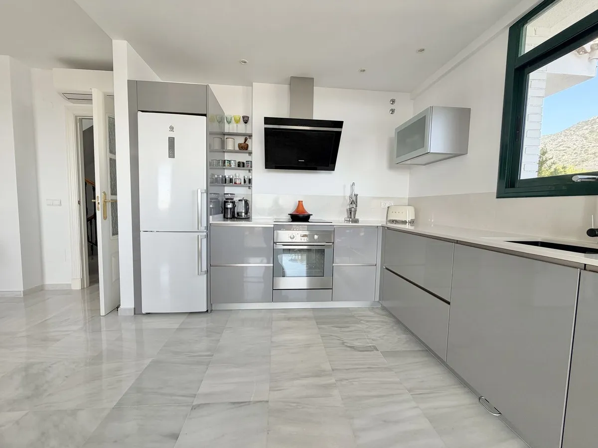 c4ea68c9-7716-48f0-8900-d2a79f6e29fb