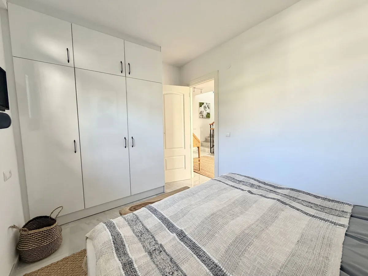 c5f3c81c-a1ee-464b-83b2-80ffacadaefa