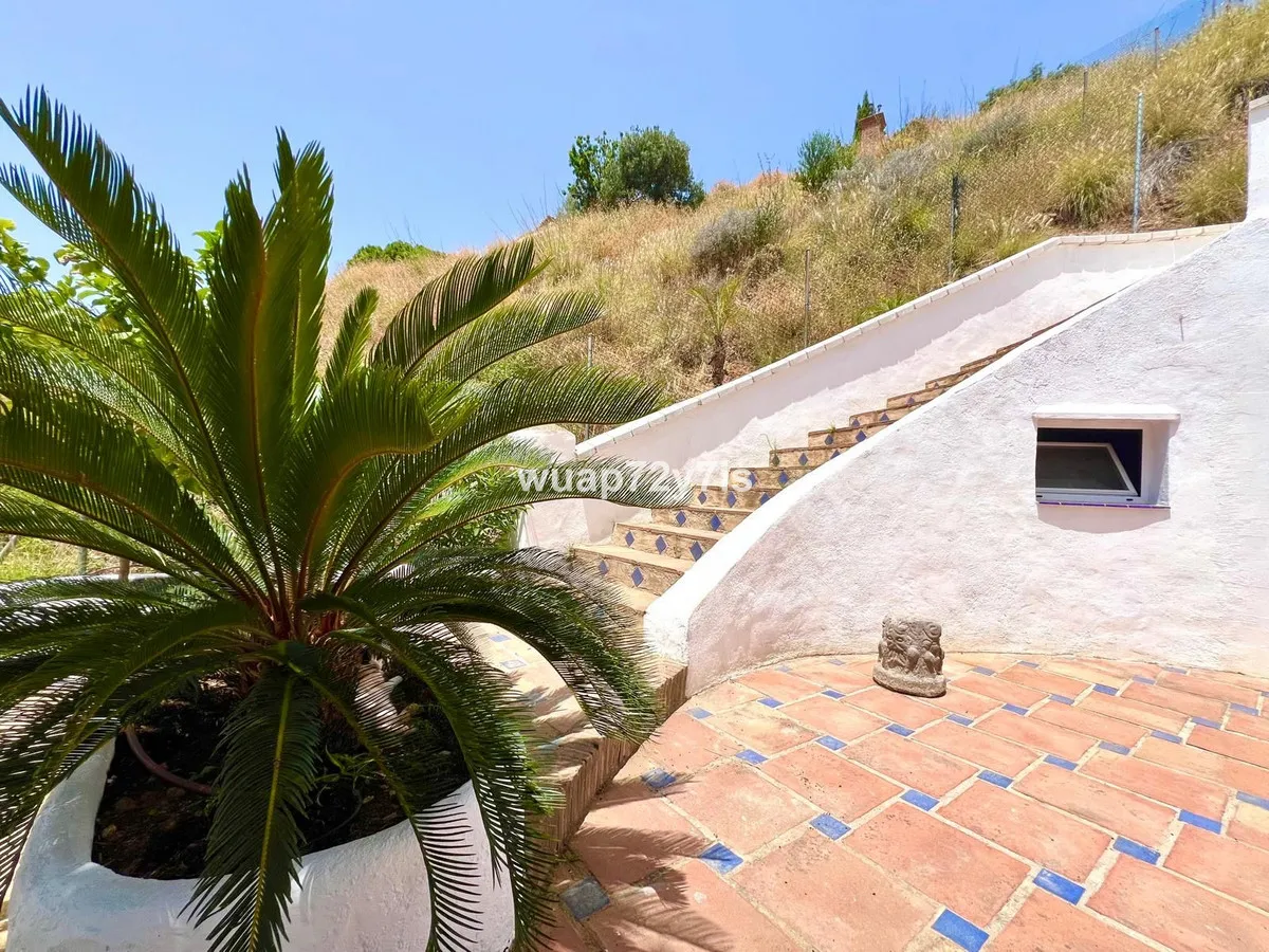 e429e7fc-dd32-4318-b896-e5b011ab9a83