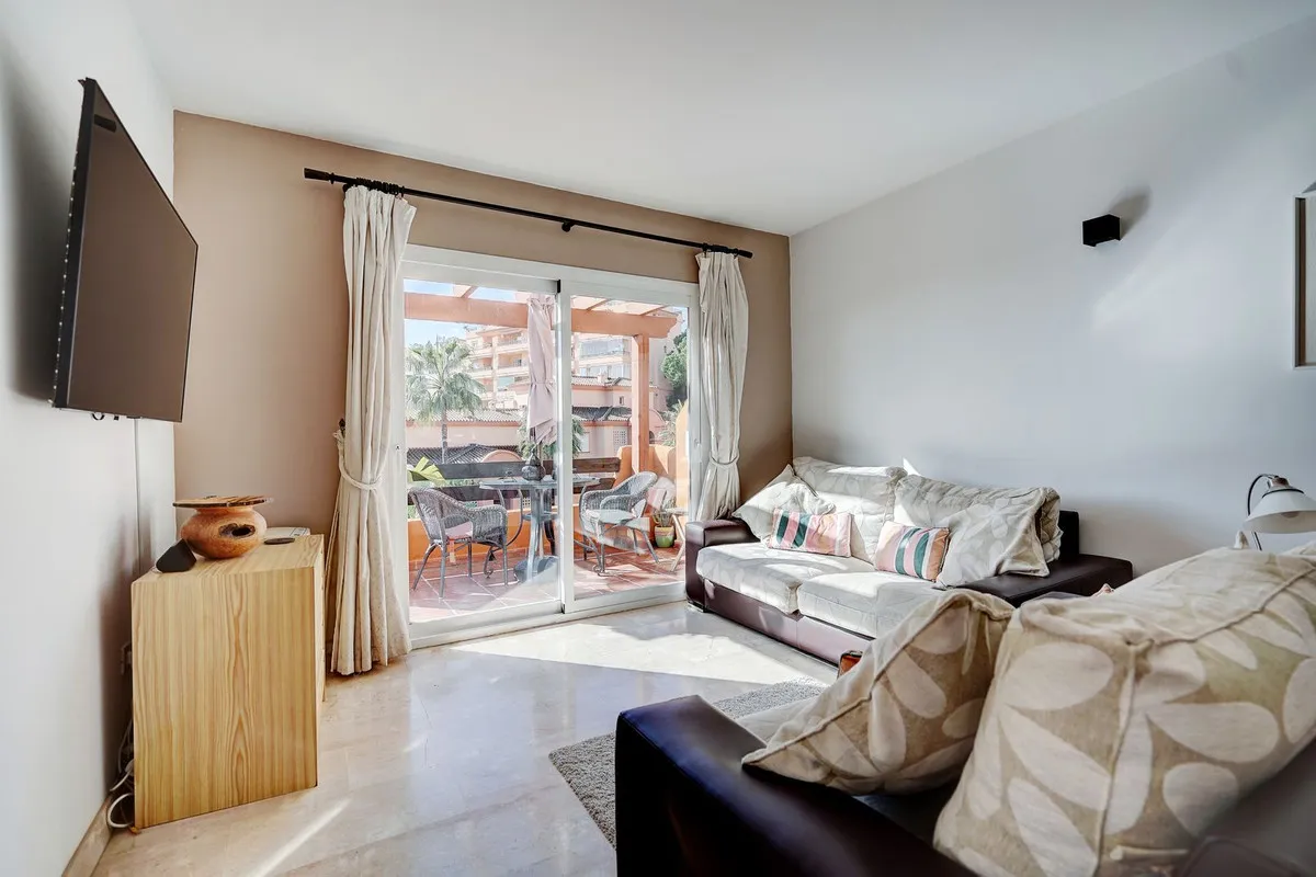 f82acc66-8921-4520-a5c7-ffb81f417eb8