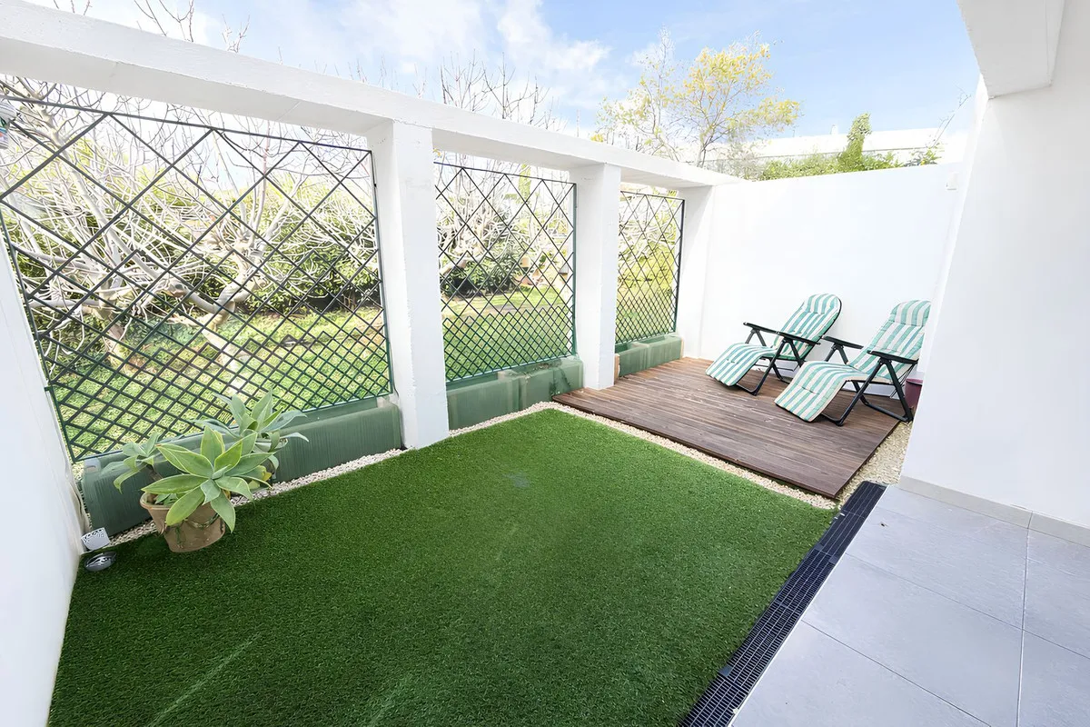 dc8ce286-ea02-4ffc-aa1b-fdd4feed6f64