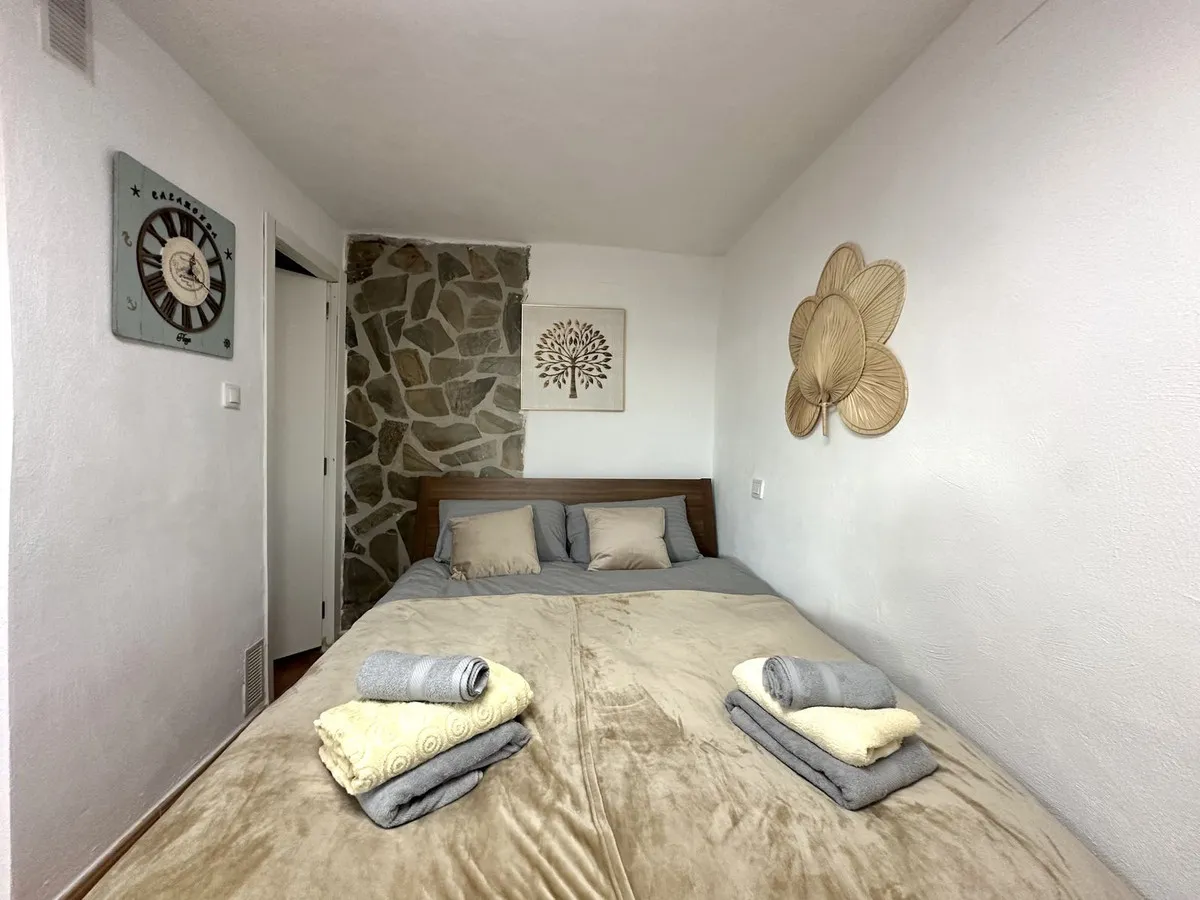 d8d91e42-53ca-4fe8-8d87-925d7557a35d