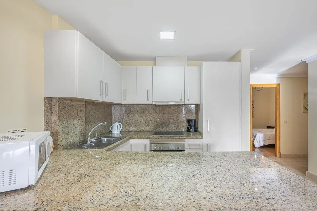 d8f48180-bcb7-4315-a22b-40586322c639