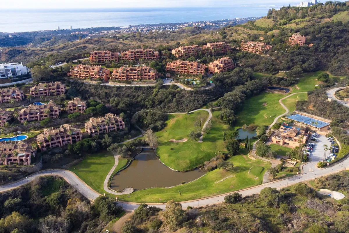 Luxurious Ocean & Mountain View Penthouse Retreat