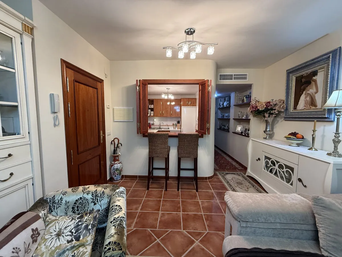 aa3e2f7a-aa09-4c5d-a78d-ee37825a8338