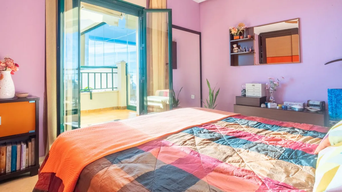 e7b36a70-0c54-4010-aace-e99529e445ff