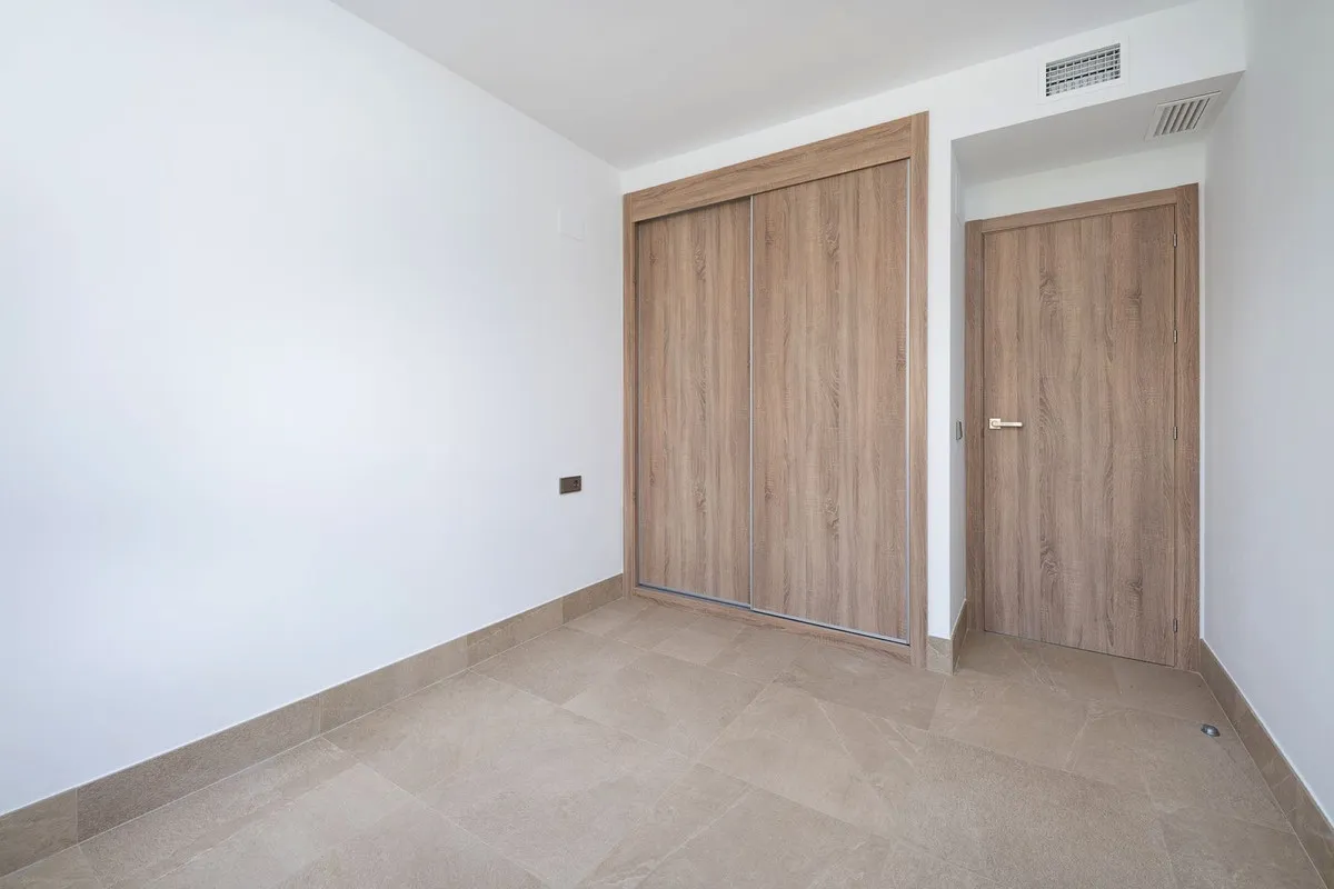 70466b34-b826-4c9a-a90b-f16dd47f84bb