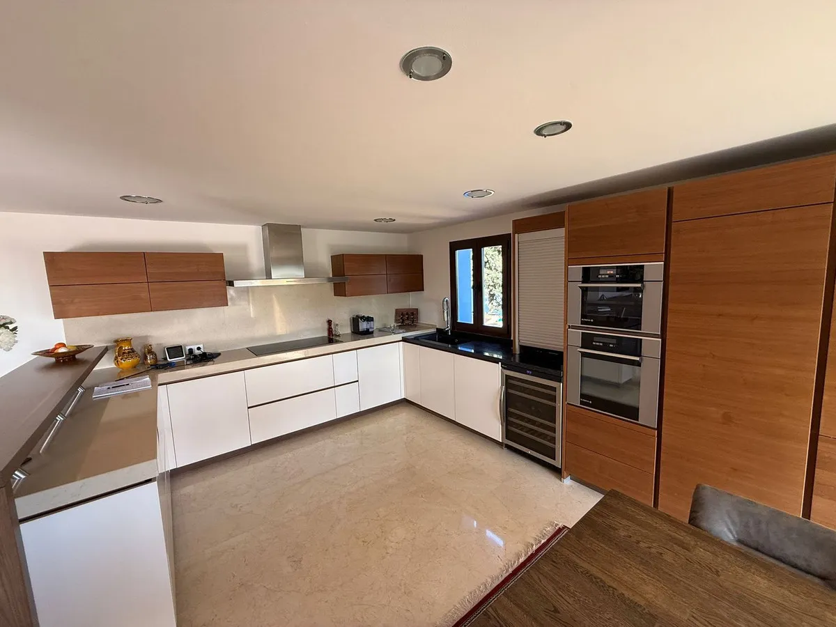 ca7774d6-2239-4aba-a3ba-12149d2cd5b5