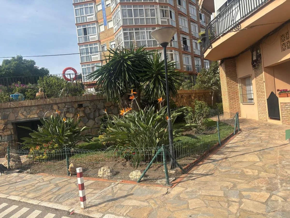 05b19d5d-c0d2-46c2-a725-dd0c480c3707