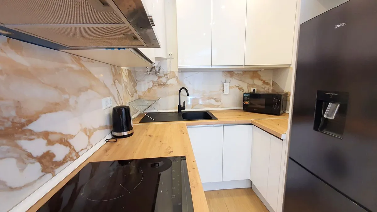 e916d531-4359-435c-a9e7-1063dc0e1966