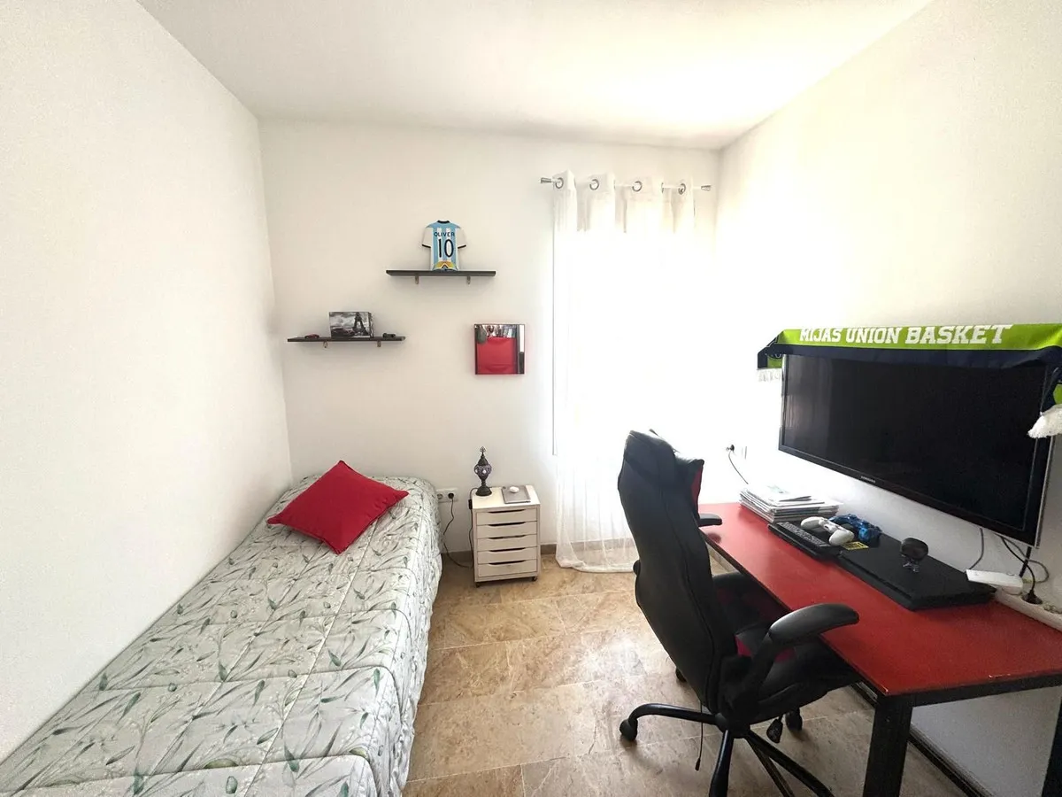 2d12db86-4531-4437-b9b0-95514dafbfc4