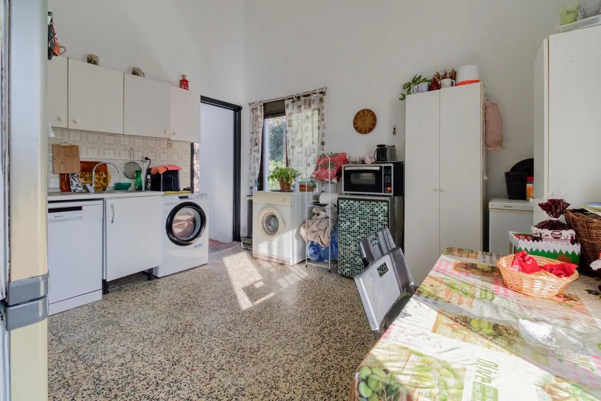 0feefe1c-b4d6-4e43-89c1-55e7710a9c3a