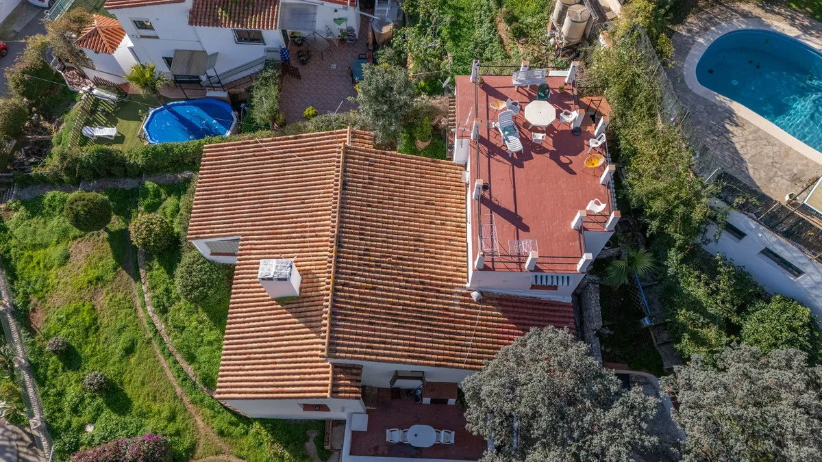 2e1b2feb-469b-4d27-a62b-042d9beea36d