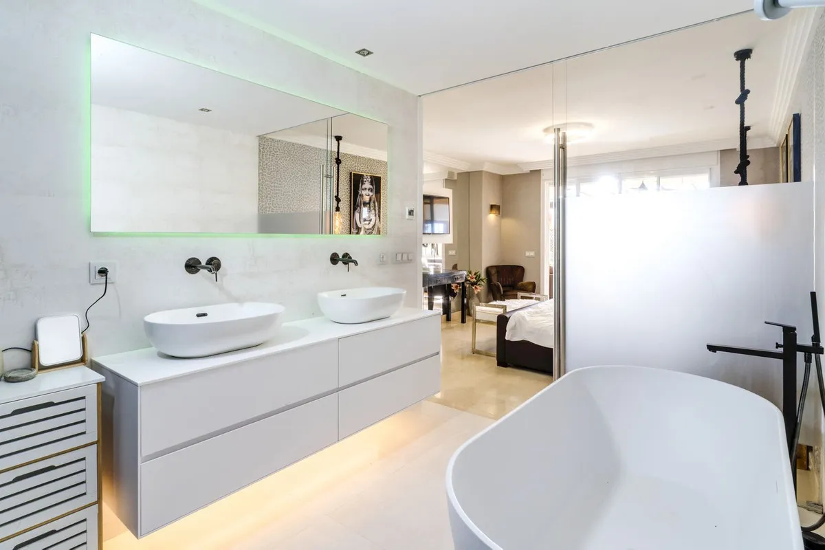 d16f6cf5-c815-4638-bdc4-0df628d12063