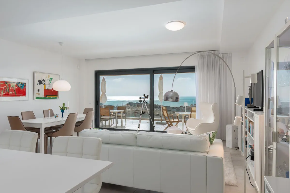 2a8bd22b-f474-4d1d-8996-01e9451e4e7d