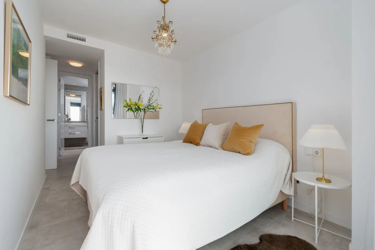 73aa6a62-eb18-4b33-bf63-3d956ddec38a