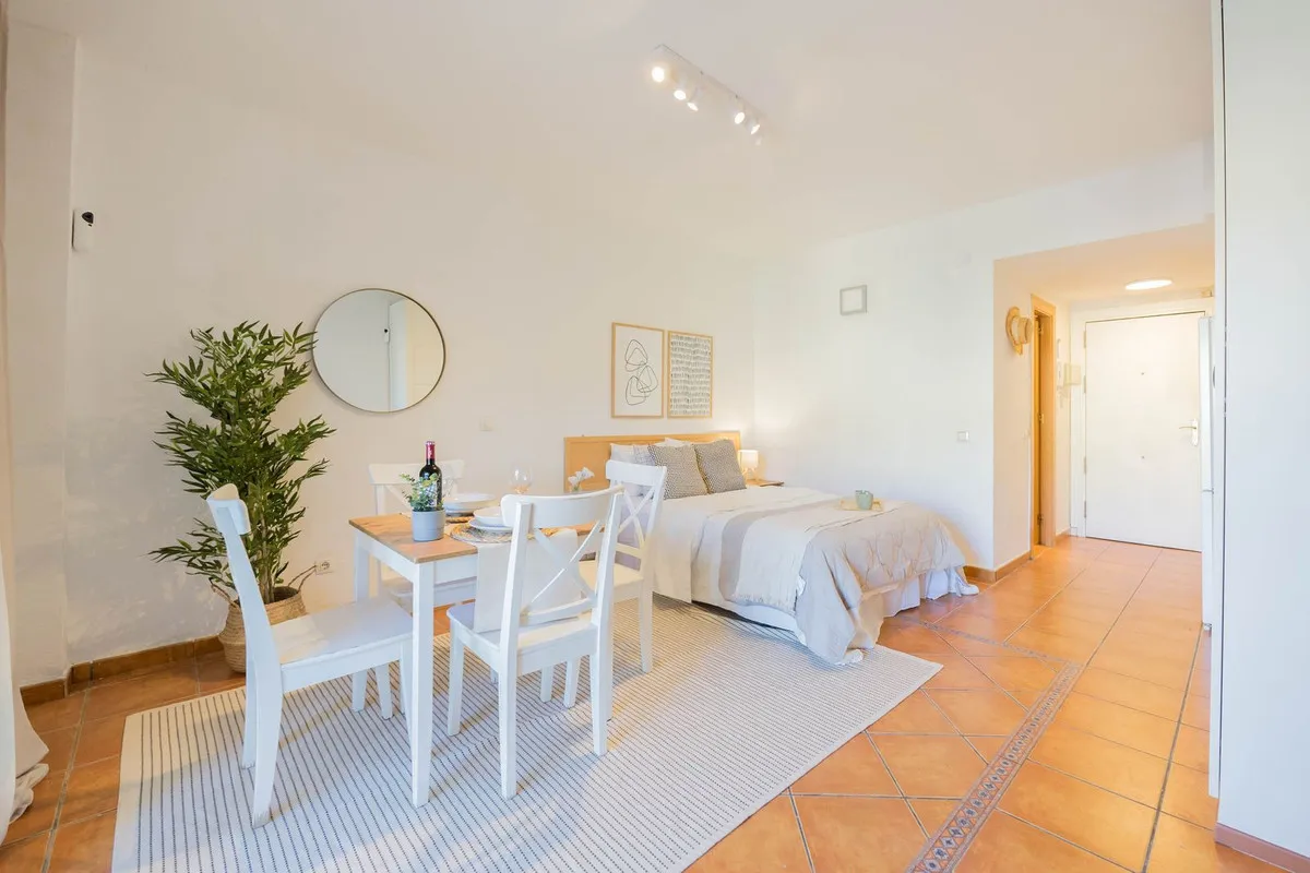 307e2c77-7b8c-4fa1-b54c-3c9199c89603