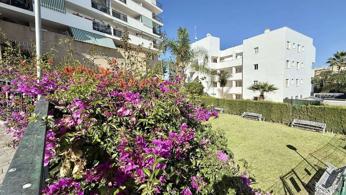 030373c3-d9ad-477c-8b4c-a8d404040148