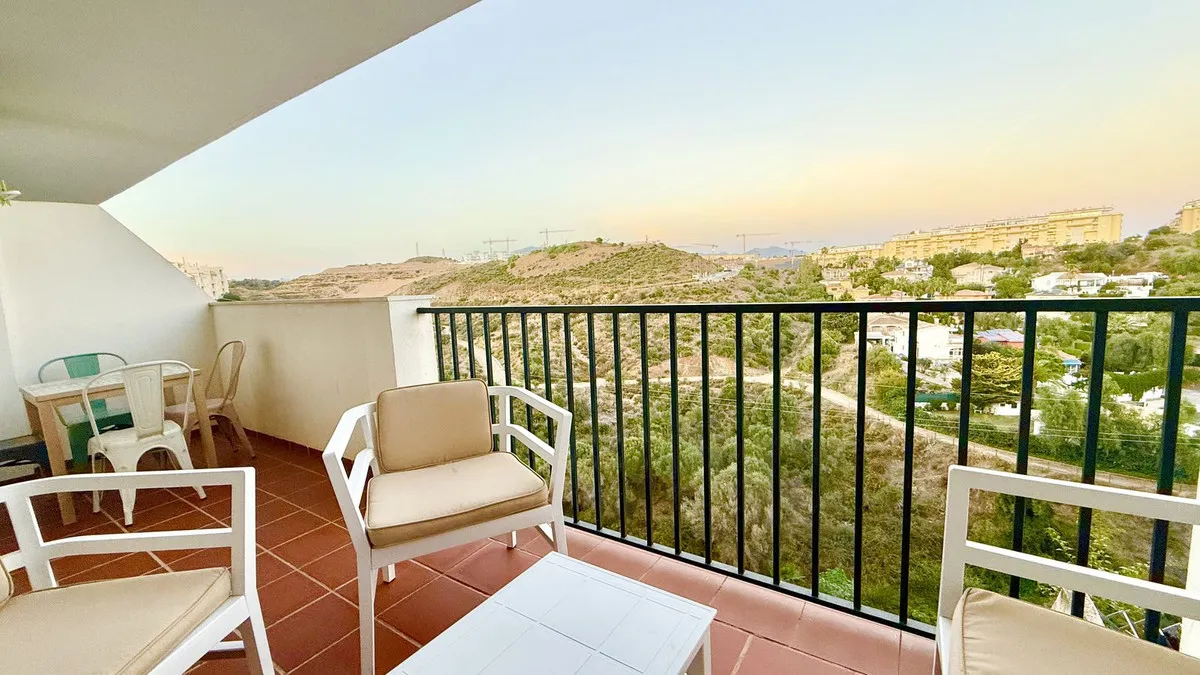 17571025-ef5b-442e-83f1-ae751a825ad1